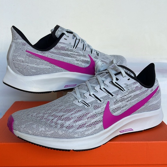 NIKE Men’s AIR ZOOM PEGASUS 36
PURE PLATINUM / HYPER VIOLET
Sneakers Athletic - Picture 9 of 16